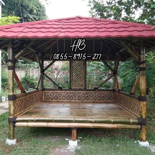 saung gazebo bambu cocok untuk dekorasi taman dan teras rumah, ukuran 33 m dengan atap multi roof