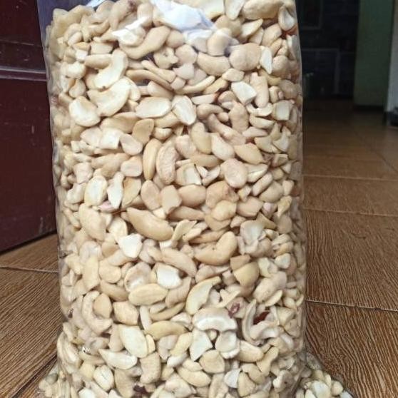 

Kacang Mede Ancuran Belah 4 Isi 1 Kg