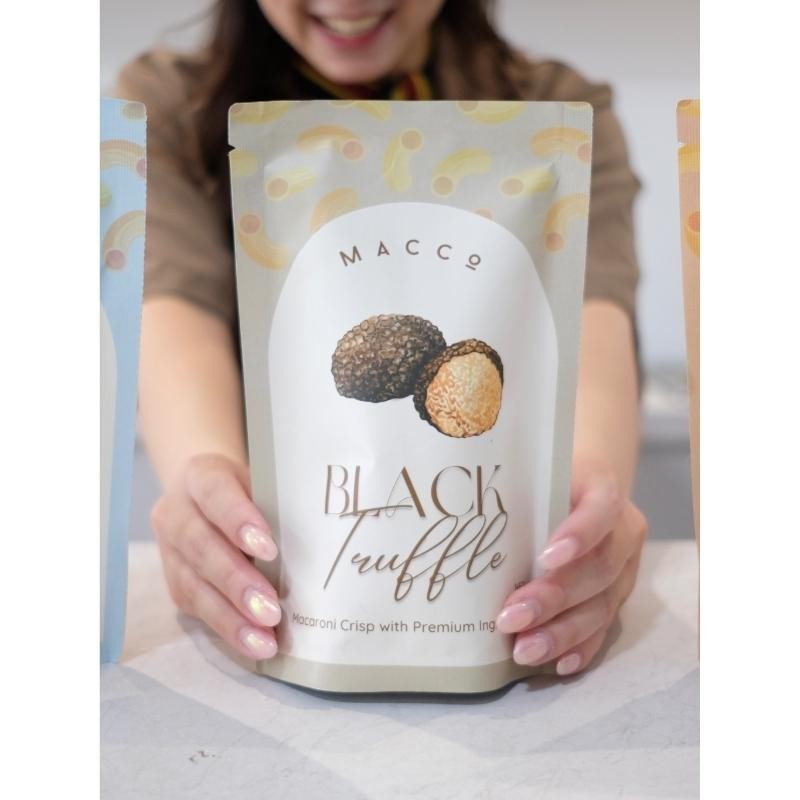 

FM Macco BLACK TRUFFLE | Mac & Cheese Crisp |Truffle Macaroni Snack | Cemilan Makaroni Keju rasa Truffle