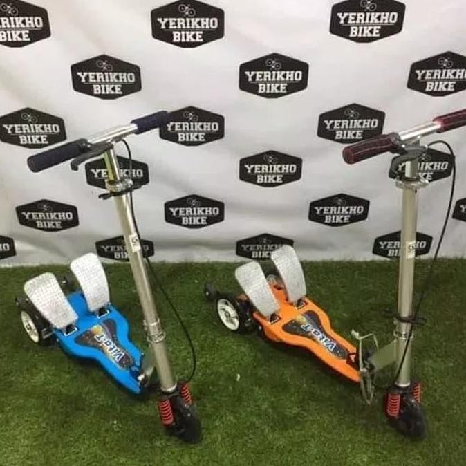 Scooter Skuter pedal / otoped genjot