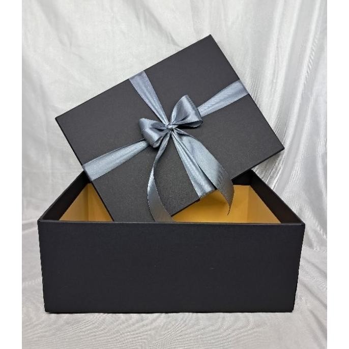 

Gift Box Medium Kotak Hadiah 26X20X10 Cm