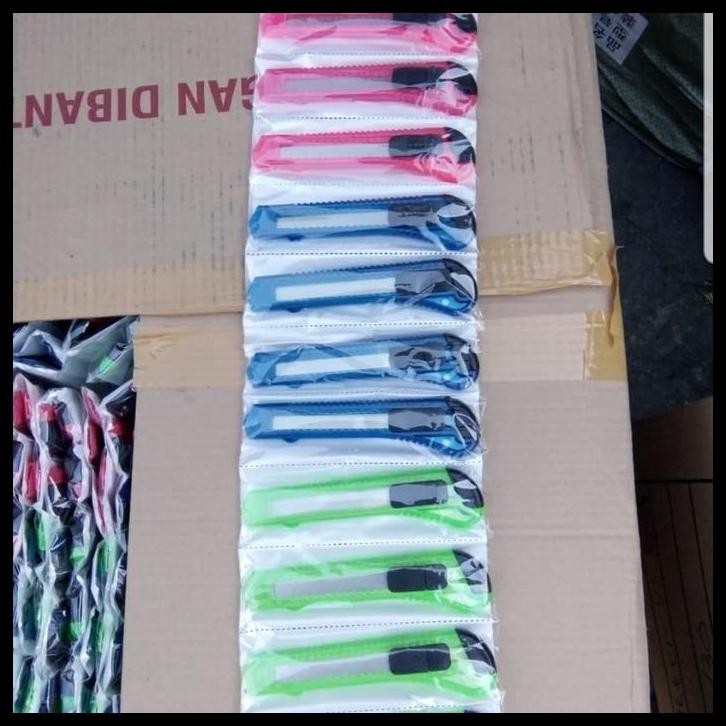

BEST DEAL CUTTER 3 WARNA MURAH 1 SET ISI 12 !