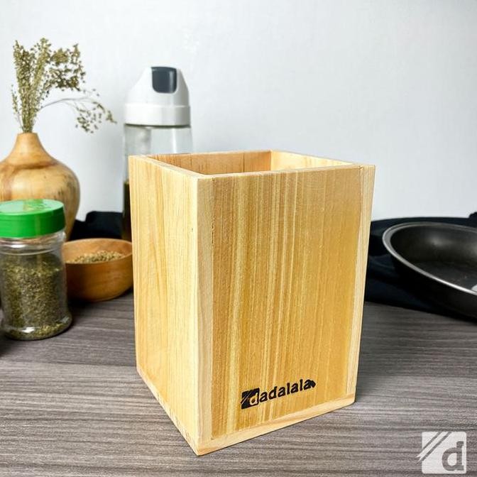 

Kotak Kayu Serbaguna 10x10x14cm - Tempat Pensil & Sendok Dapur Multifungsi