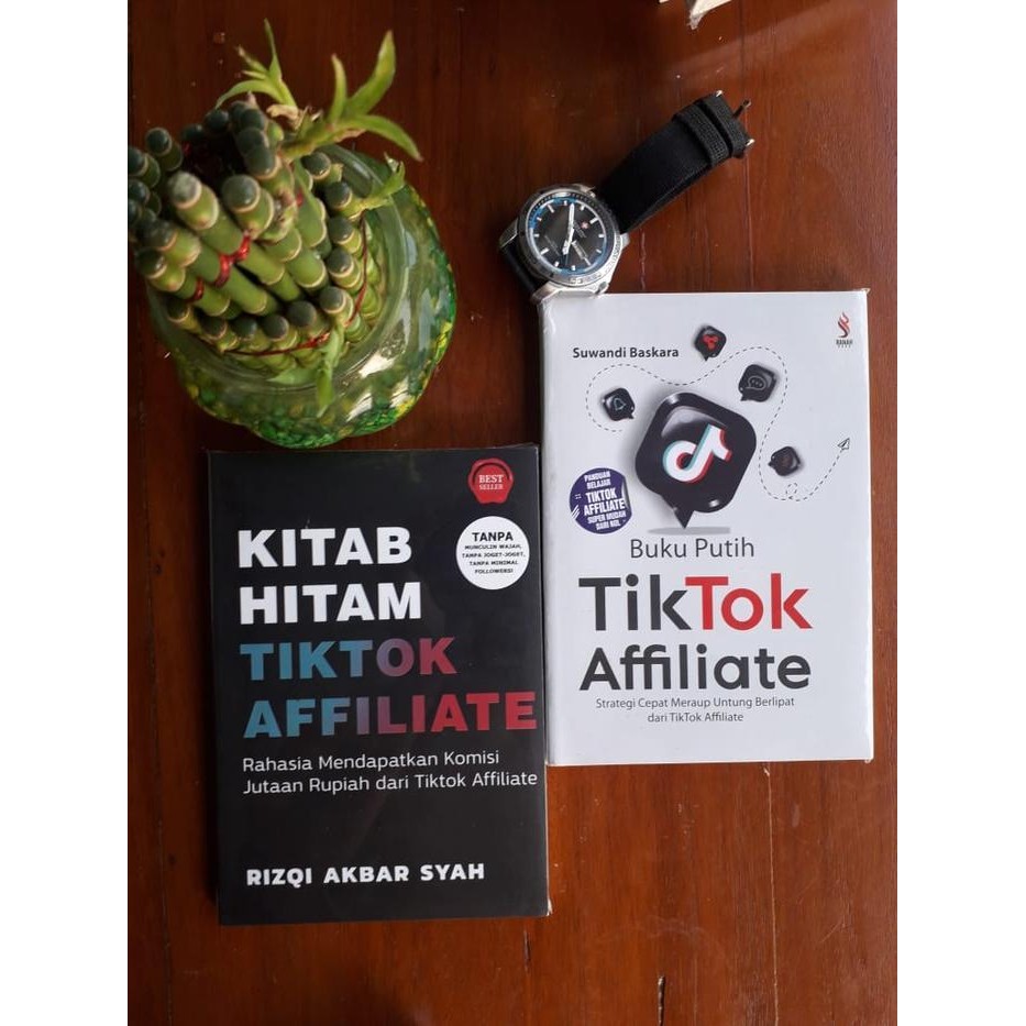EMS paket 2 buku kitab hitam tiktok dan buku putih tiktok