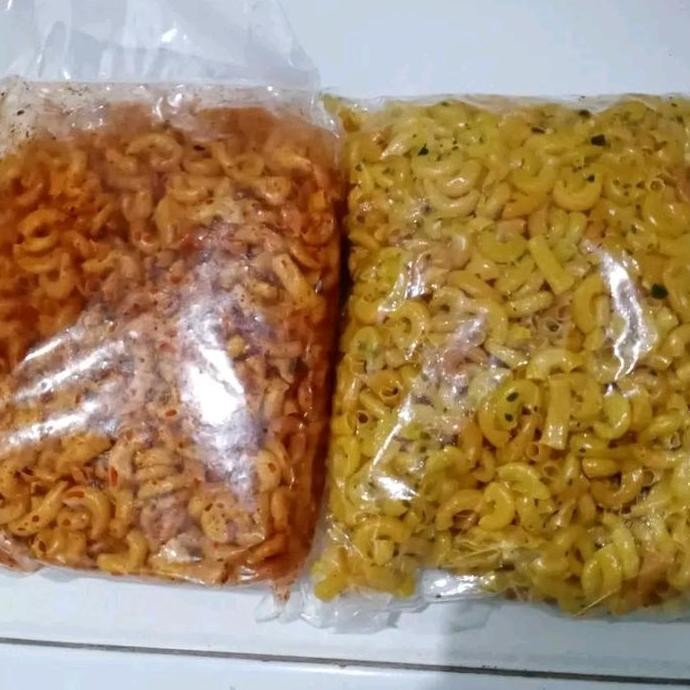

Buy 1 Get 1 (Makaroni Asin Daun Jeruk 500 Gram+ Makaroni Pedas Daun Jeruk 500 Gram) Snacks Camilan Food Cemilan Macaroni Crispy Makaroni Makka Makanan Keripik Makroni