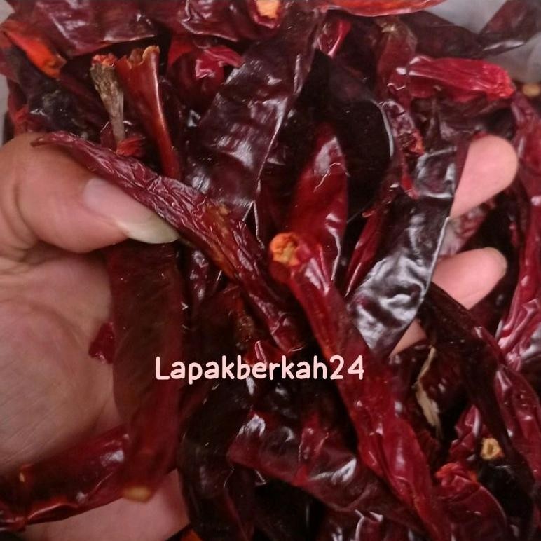 

Elegan ( 1.Kg ) Cabe Merah Besar Kering Super Tanpa Tangkai Tidak Pedas