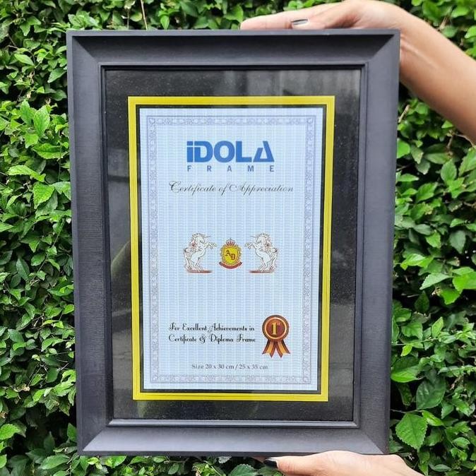 

ready stock !!! Frame Plastik Idola Ijazah 25x35 cm Cuci Gudang Free Bubblewrap