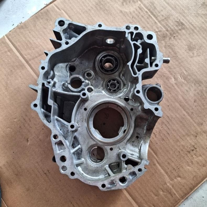 CRANKCASE BLOK KALTER TENGAH KIRI NOMER MESIN VERZA 150 MEGAPRO MONO 150 KARBU MEGAPRO MONO FI 150 I