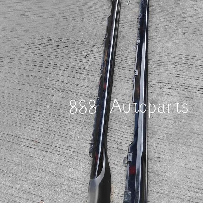 sideskirt innova zenix modellista 2023