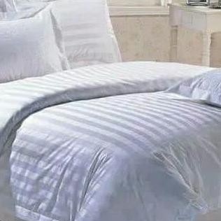 BEDCOVER SET SPREI KATUN LOKAL SALUR PUTIH HOTEL UKURAN 160X200X30