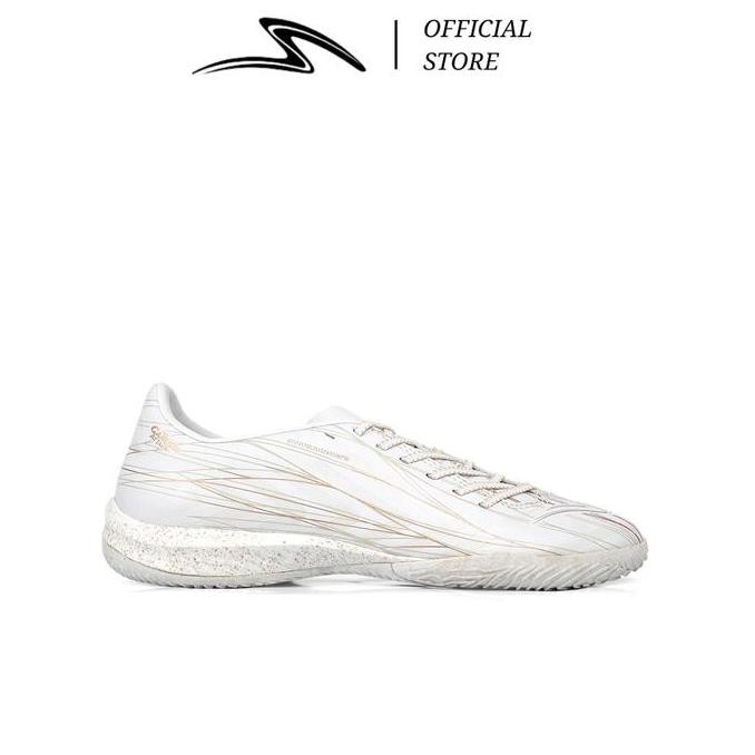 

SPECS SEPATU FUTSAL ACCELERATOR LS4 GA23 PRO IN WHITE RICHGOLD WINDCHIME CHILI PEPPER SPE110200027