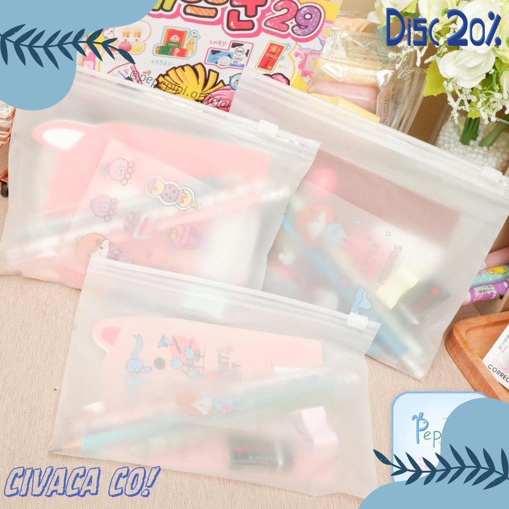 

Set Alat Tulis 10K Pouch Hadiah Kado Bingkisan Pulpen Pensil Stiker Penghapus Rautan Notebook Diskon
