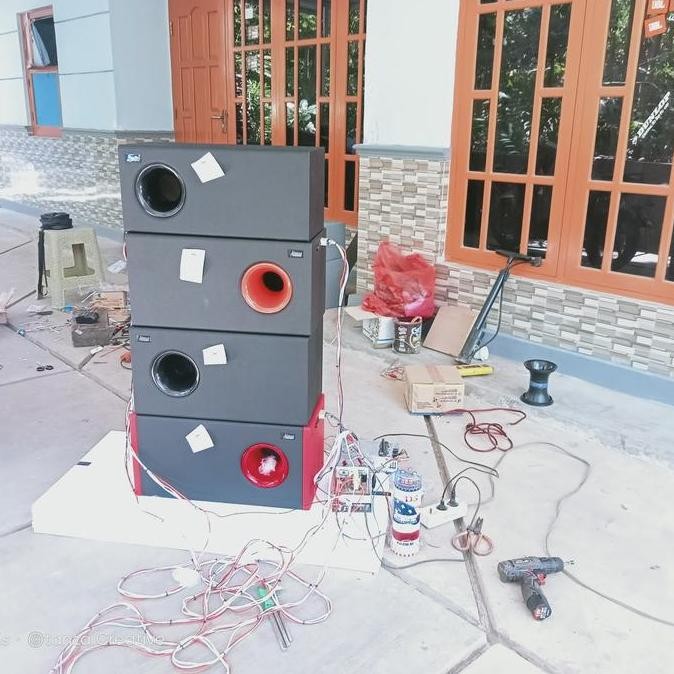 subwoofer aktif 8 inch bazooka untuk mobil ( double speaker )