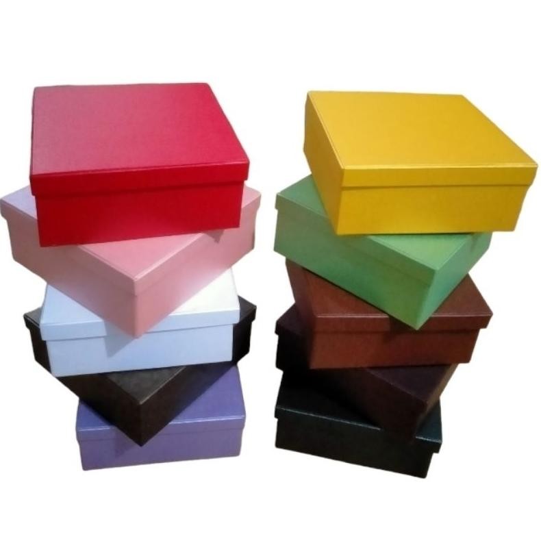 

bok kotak kado/bok hadiah/bok souvenir 20x20cm Nugi