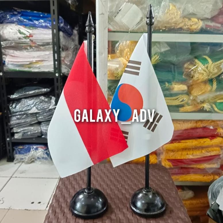

PROMO MERDEKA [1PAKET]bendera meja negara KOREA SELATAN dan INDONESIA + tiang