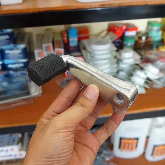 ] Sparepart Vespa Pedal Rem Belakang Vespa Super