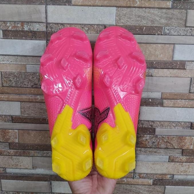 Sepatu Bola Puma Future Ultimate Pink Yellow FG - Sepatu Soccer puma Terlaris