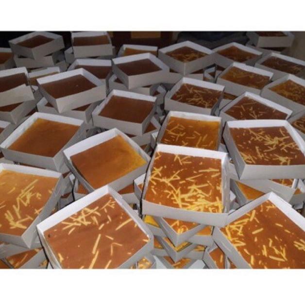 

Gj-46 Lapis Legit Spesial Original Melinda 17X17Cm 700 Gram Fresh From Oven Gj-46