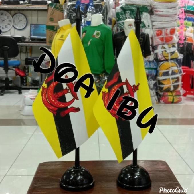

tisng kayu meja+bendera BRUNAI DARUSSALAM murah