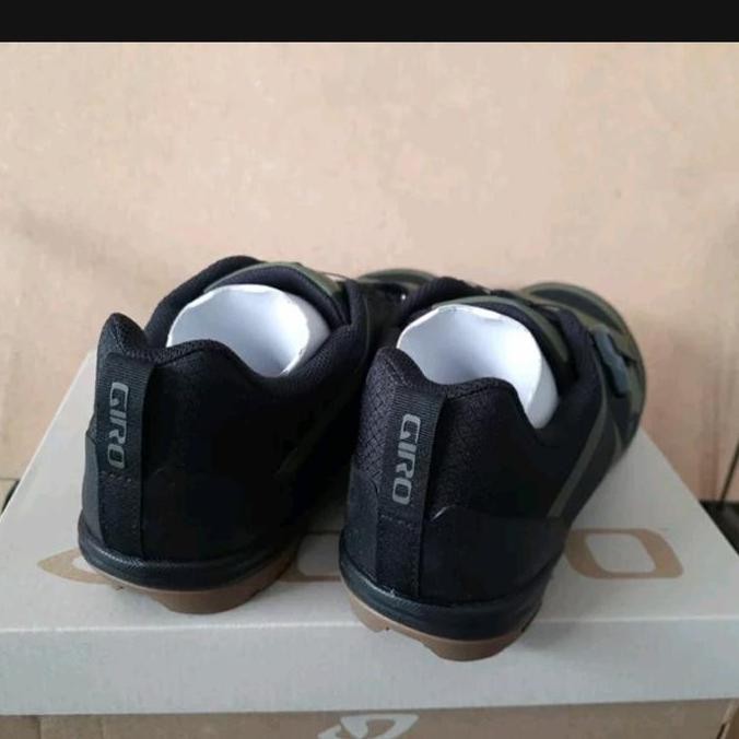 ready Sepatu Giro Ventana Black Olive - Cleat shoes