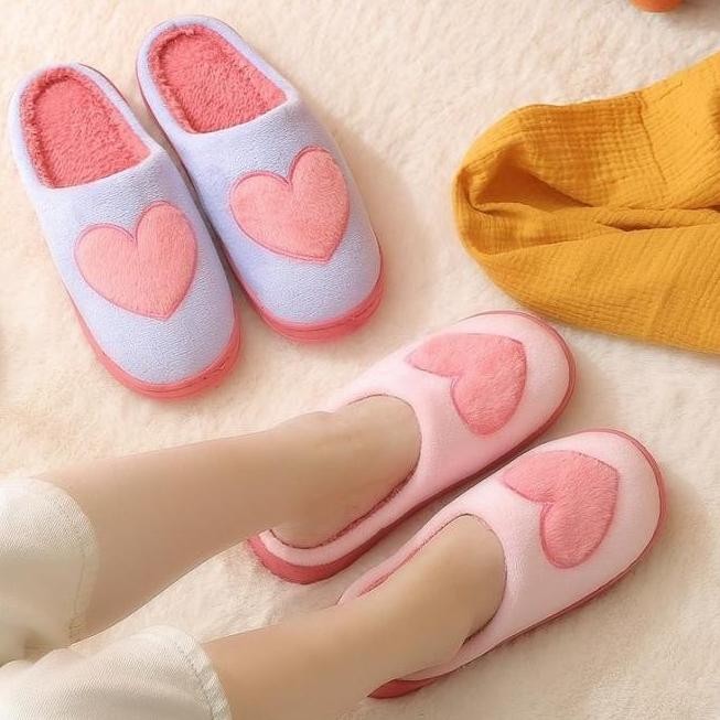 Sandal Selop Pria Wanita Love Bulu Hangat Empuk Nyaman Sandal Rumah