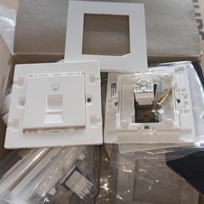 stop data cat 5 B1031 BOSS / outlet RJ45 CAT5E Data BOSS murah