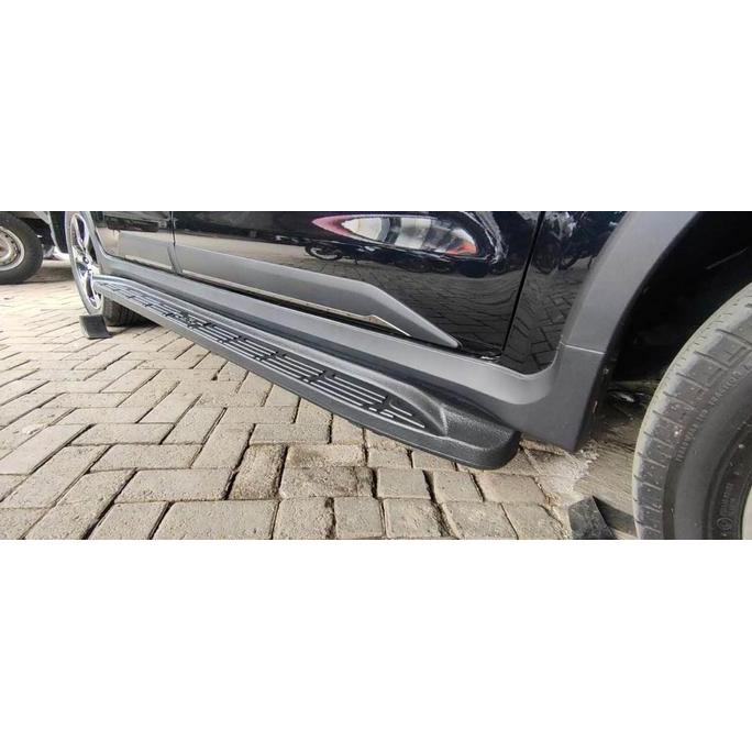 Foot Step Samping Innova Venturer