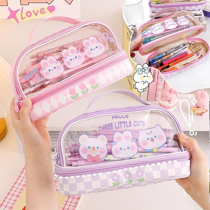 

WSS Duffy toys(COD) Tas Pensil Dua Lapis / Pencil Case Kapasitas Besar / Tempat Pensil Bening / Kotak Pensil /Aesthetic Anak Pencil Cases/Tas Makeup/Tas Penyimpanan Transparan Warna/Tas Penyimpanan Serbaguna Dengan Zipper/Tas Alat Tulis PVC Transparan