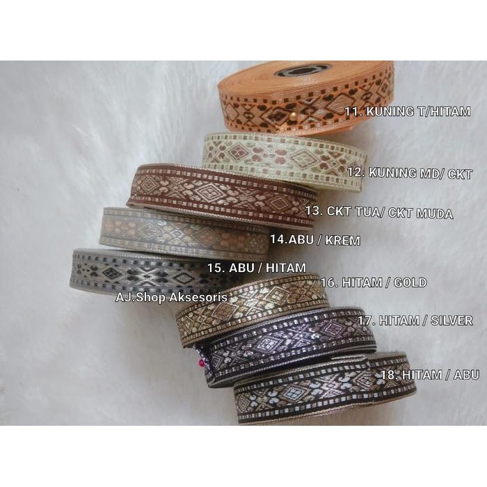 

Pita Renda Gamis Motif Bordir 3/4 Inch ( 2 Cm ) 15 Meter / Roll