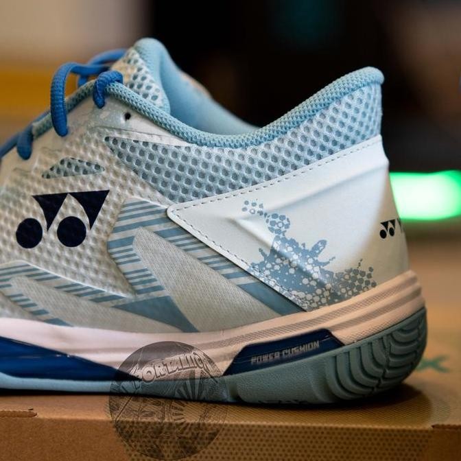 SEPATU BTON YONEX POWER CUSHION ECLIPSION Z 3 MID CUT SHBELZ3MD - LHT BLUE (JP MODEL)