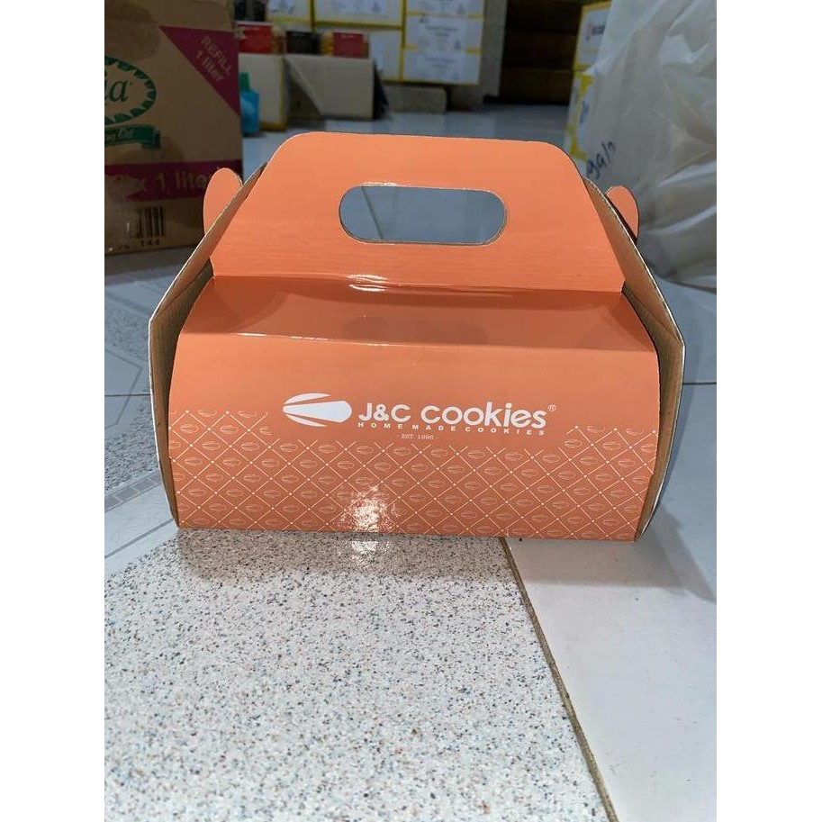 

Parcel Jnc cookies jar isi 2