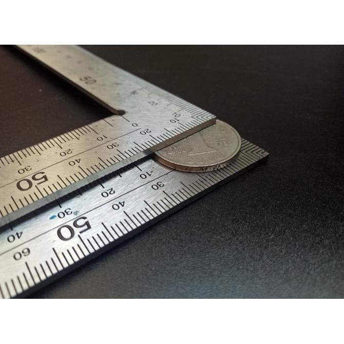 

Penggaris Siku Stainless Steel 40 X 60