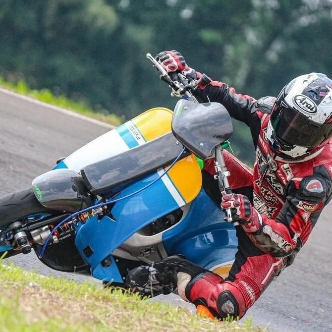 visor stang vespa racing kedok batok vespa balap carbon