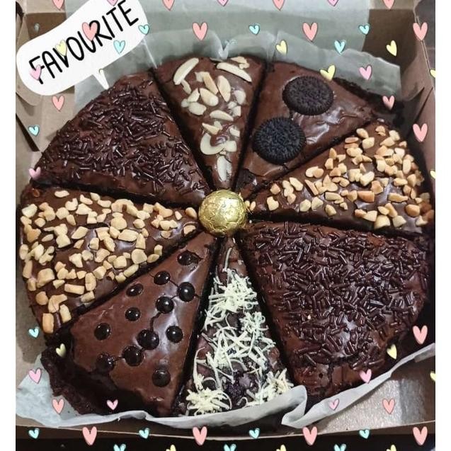 

Fudgy Brownies Panggang Dark Coklat El Pizza Diameter 20Cm