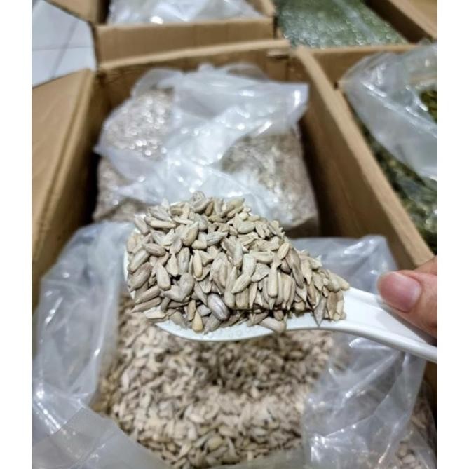 

BIJI KUACI//SUNFLOWER SEED 500gr aSt
