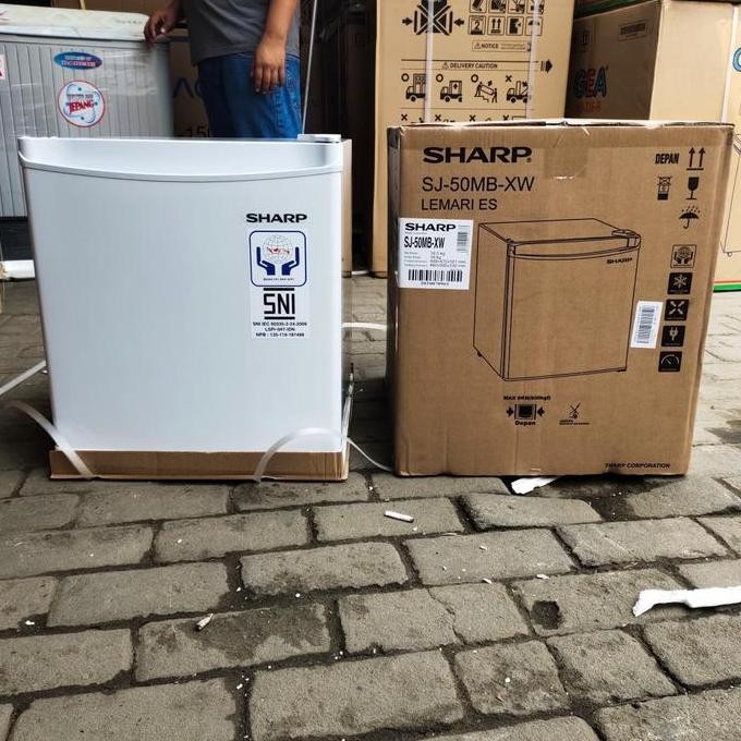 TERMURAH - kulkas mini portable SHARP SJ - 50MB putih