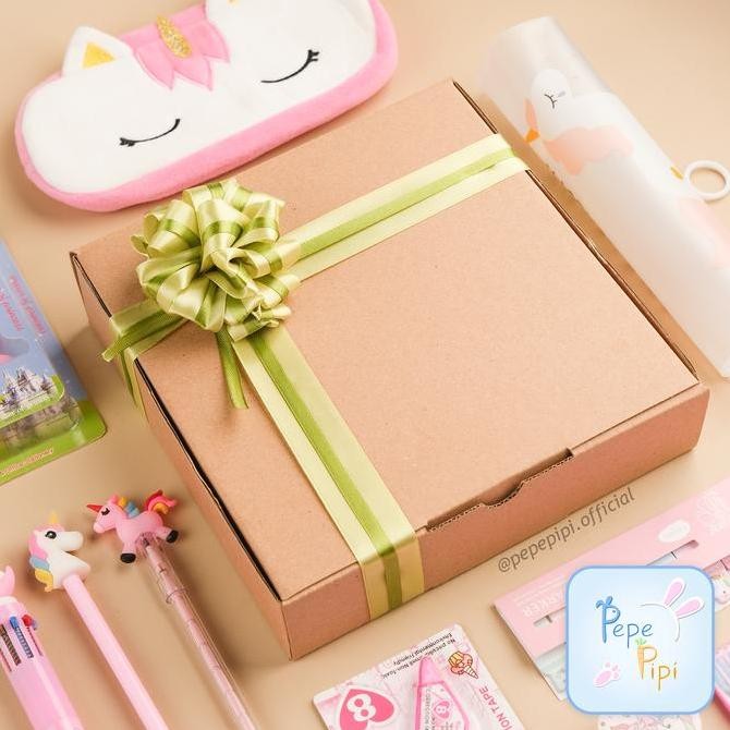

Parcel Lebaran Alat Tulis Bingkisan Kado Gift Set Kotak Pensil Pulpen