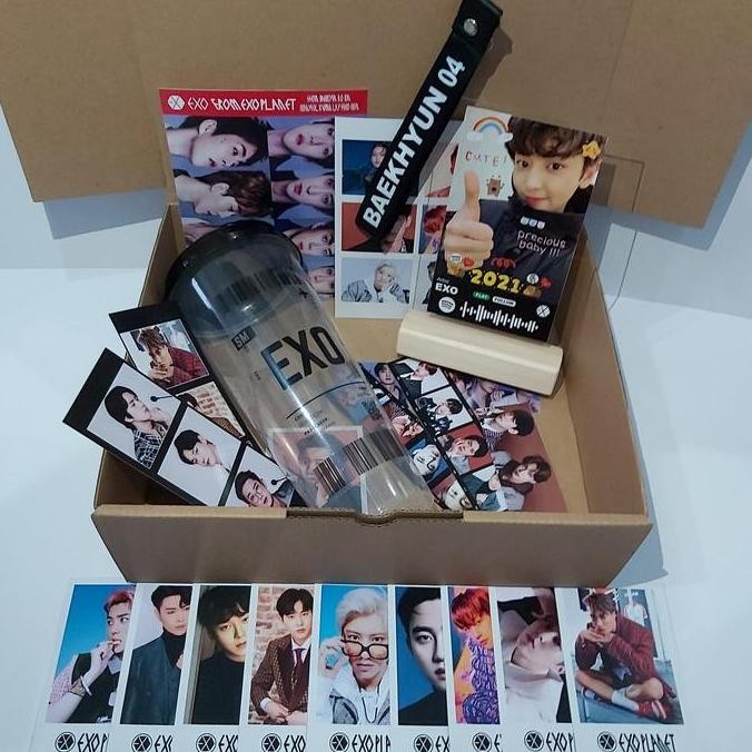 

Ready Hampers Giftbox EXO Kado Official Eksklusif