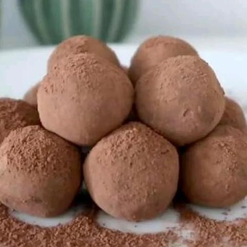 

Kue Bola Coklat Milo Renyah Toples Kecil 250gr - Camilan Premium Stok Terbatas