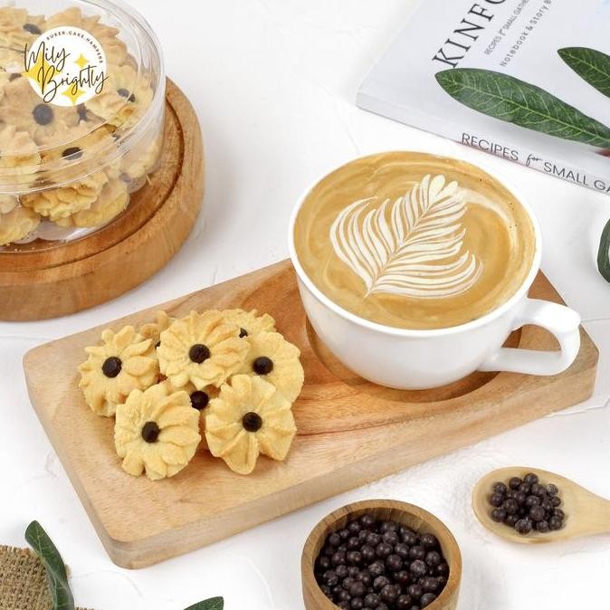 

Kue Kembang 350gr - Kue Semprit Premium Stok Terbatas