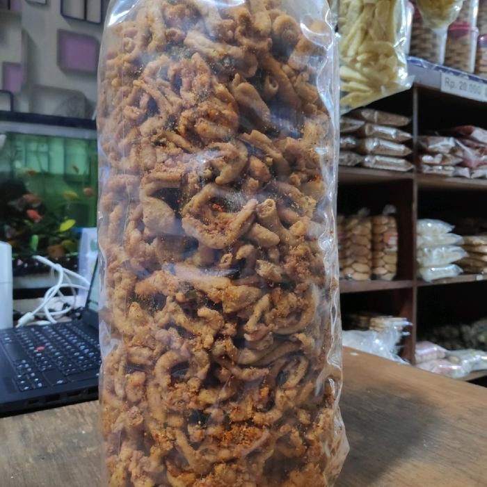 

FF usus crispy pedas daun jeruk berat 500 gram Kripik garing renyah terlaris Snacks