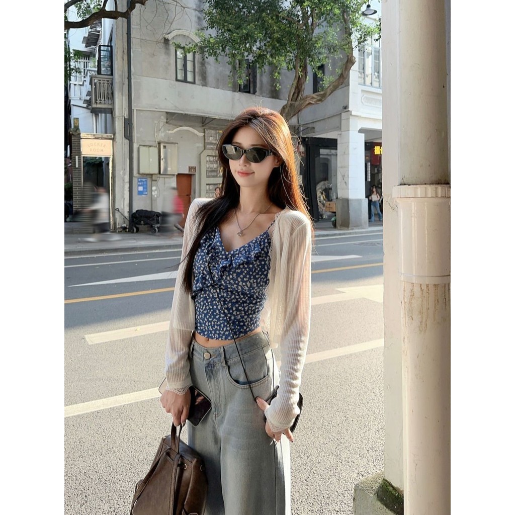 Verve WardrobeRompi Bunga Suspender Wanita Putih Pelindung Matahari Kardigan Jahitan Renda Jeans Tig