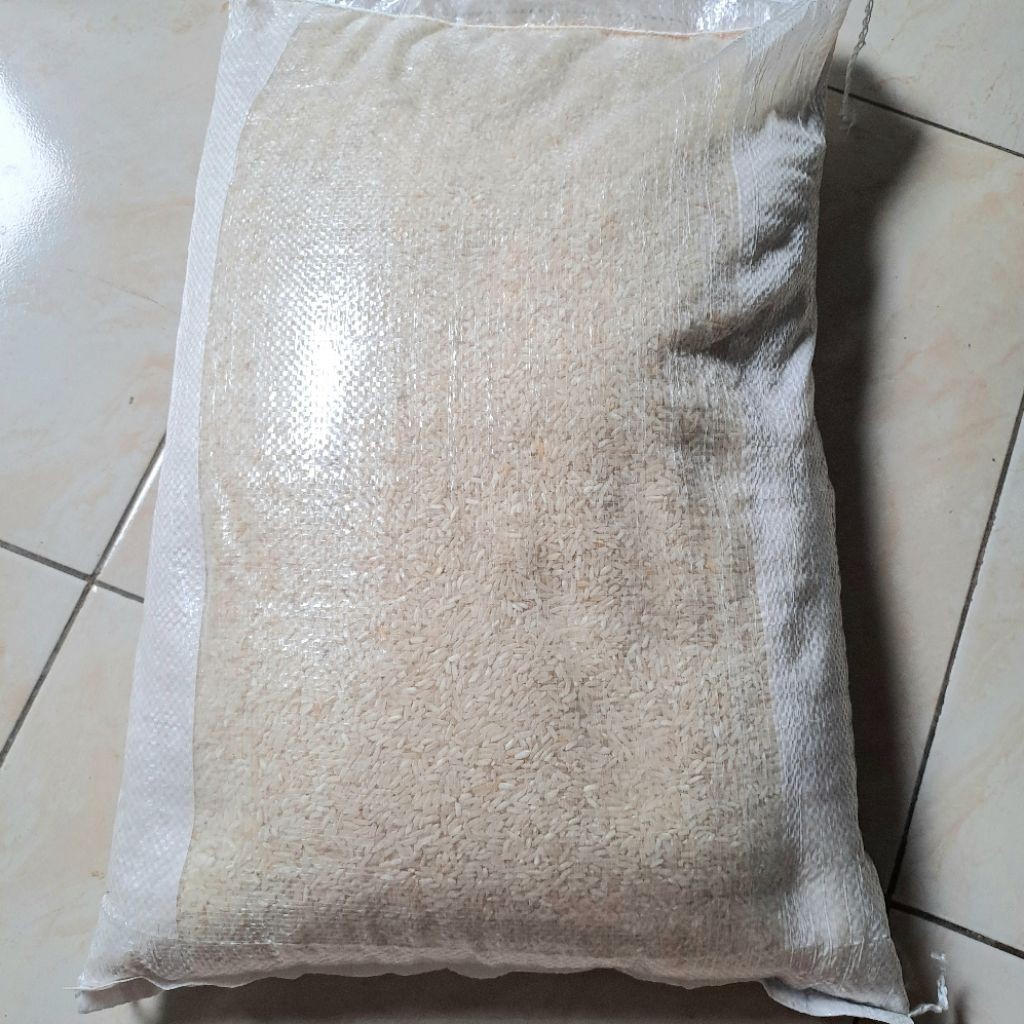 

Beras Mapan Hasil Panen Langsung dari Petani 5 kg