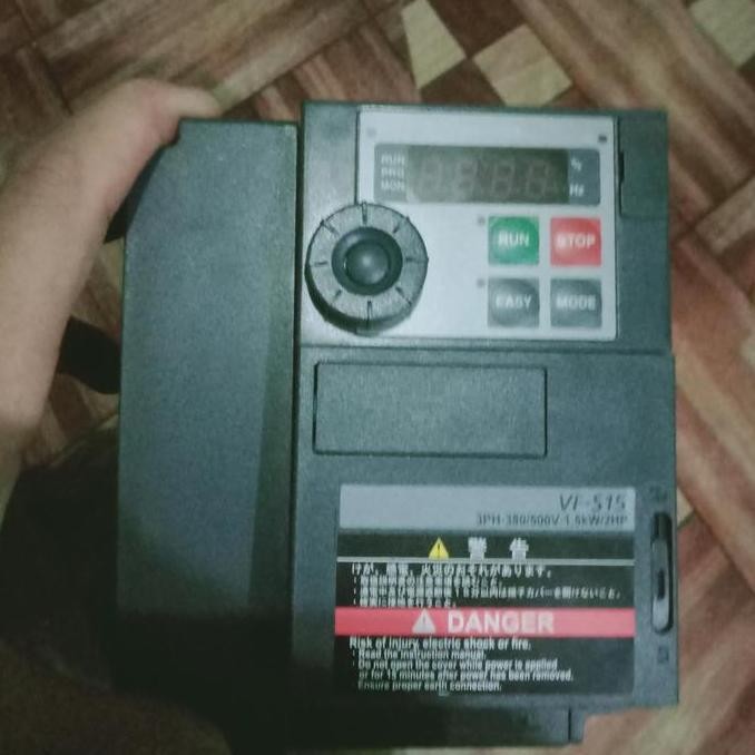 NEW INVERTER TOSHIBA VFS15-4015PL-W/TOSHIBA VF-S15 3PH-380/500V-1.5KW/2HP