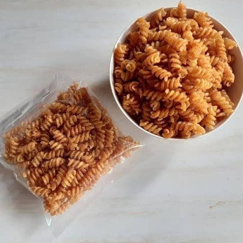 

ID | PAKET HEMAT 10 PCS 40 GRAM MAKARONI BANTET/KRIWIL/KERANG/KERUPUK SEBLAK/ MAKARONI PEDAS