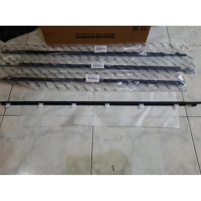pelipit karet kaca pintu dalam avanza xenia 2012 2013 2014 2015 ori
