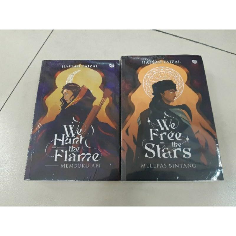 Buku Novel Dwilogi Pasar Arawiya: We Hunt The Flame (Memburu Api) / We Free The Stars (Melepas Binta