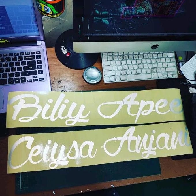 

Sticker Nama Bisa Custom Sesuai Selera Co