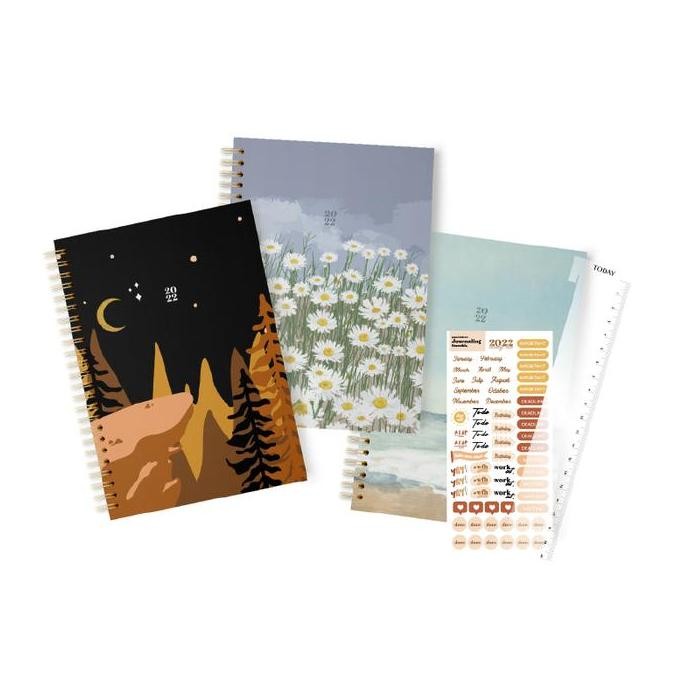 

2022 Weekly Planner Agenda Gold Note Co