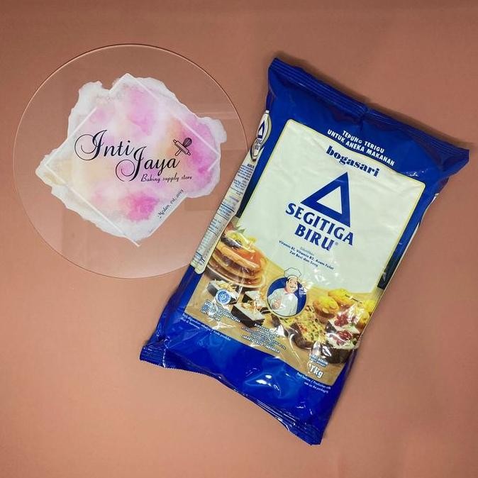 

monggo] Tepung terigu segitiga biru bogasari PREMIUM 1kg